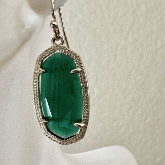 Kendra Scott Dani earrings in gold and emerald cat's eye - Picture 3 of 9